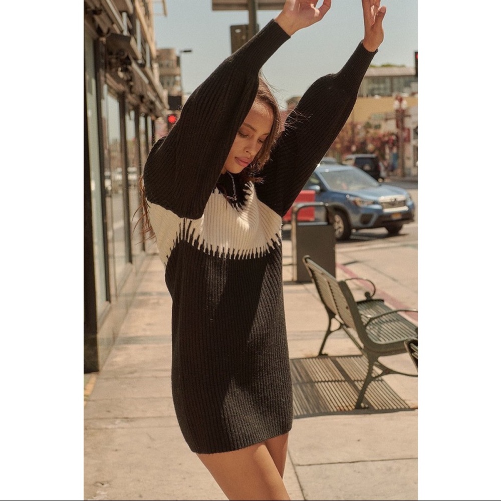 BLACK RIBBED KNIT SWEATER MINI DRESS - Picture 5 of 5